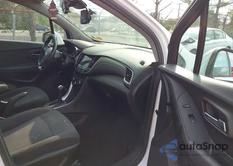 2019 Chevrolet Trax Ls from USA, damaged, VIN 3GNCJNSB4KL346264